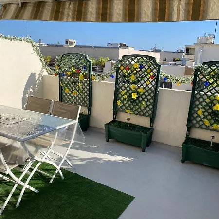 Nid Douillet Sur La Cote D'azur