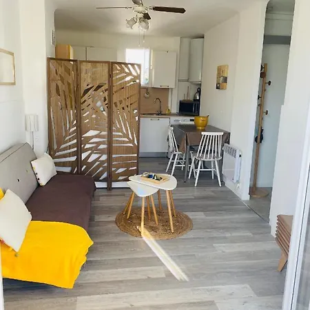 Nid Douillet Sur La Côte D'azur